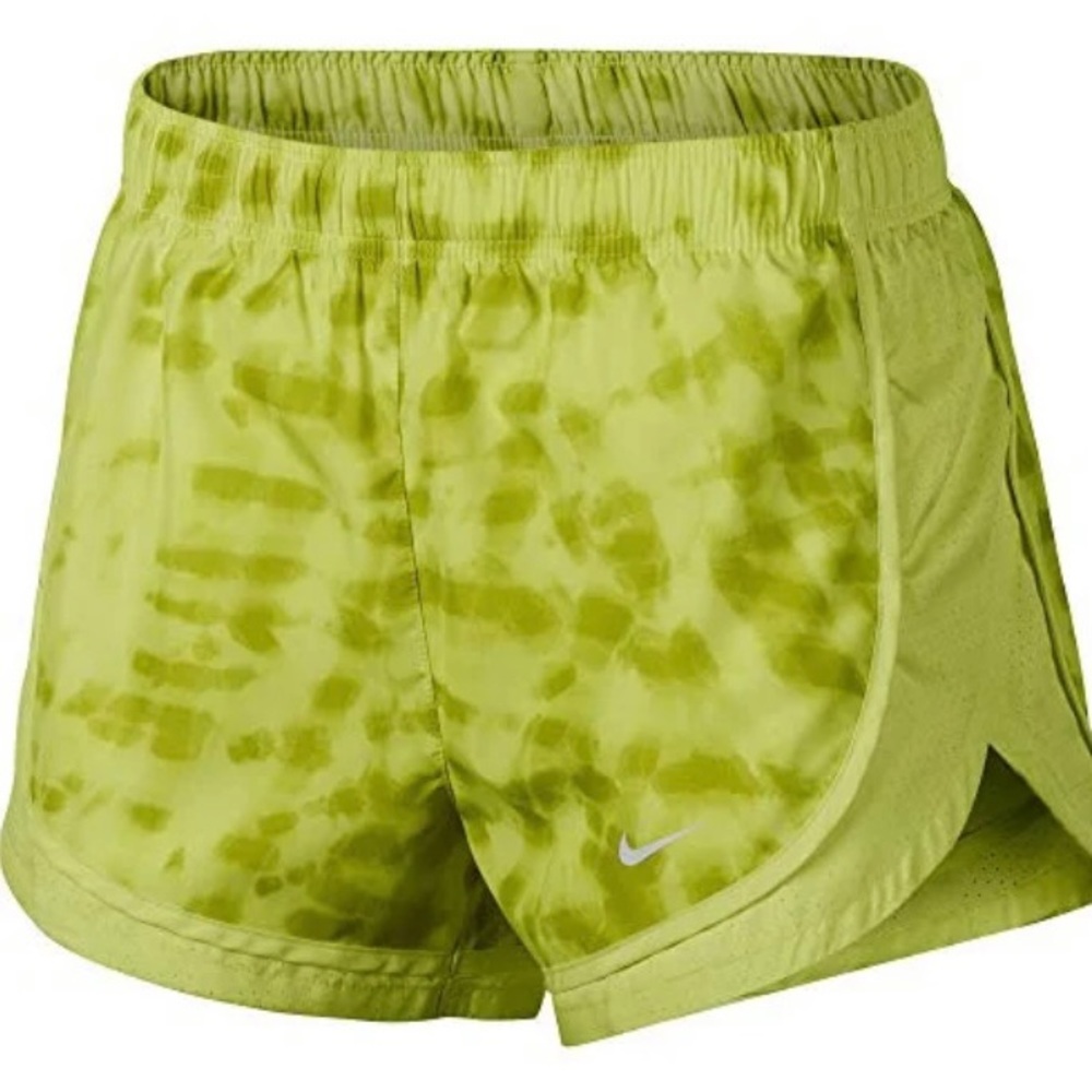 Nike Womens surf to sport tempo 3” running shorts